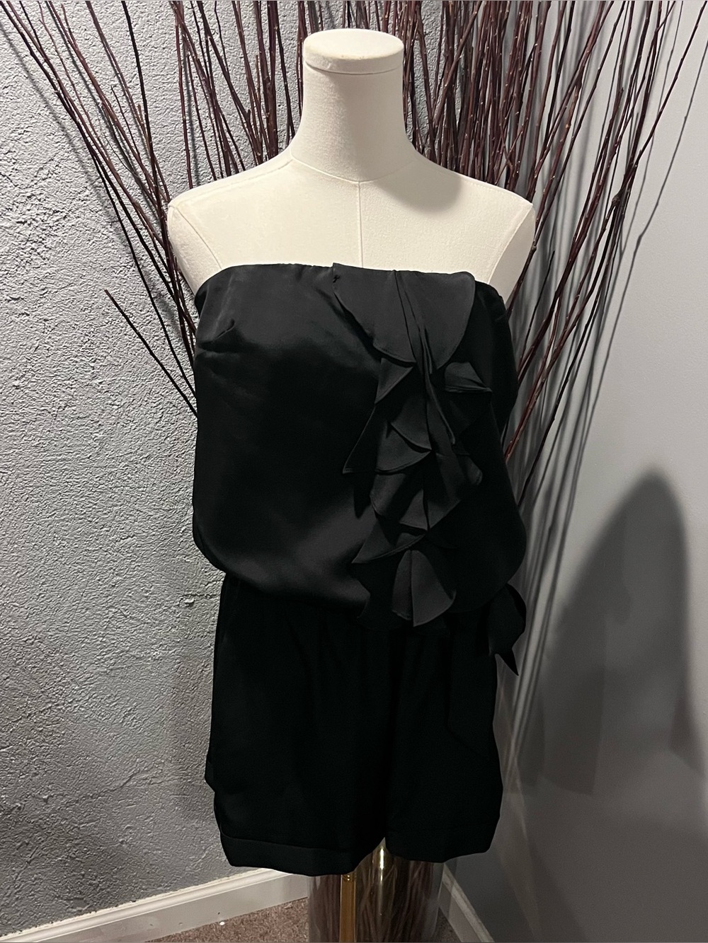 🌺NWT EXPRESS BLACK STRAPLESS BELTED ROMPER SIZE MEDIUM🌺